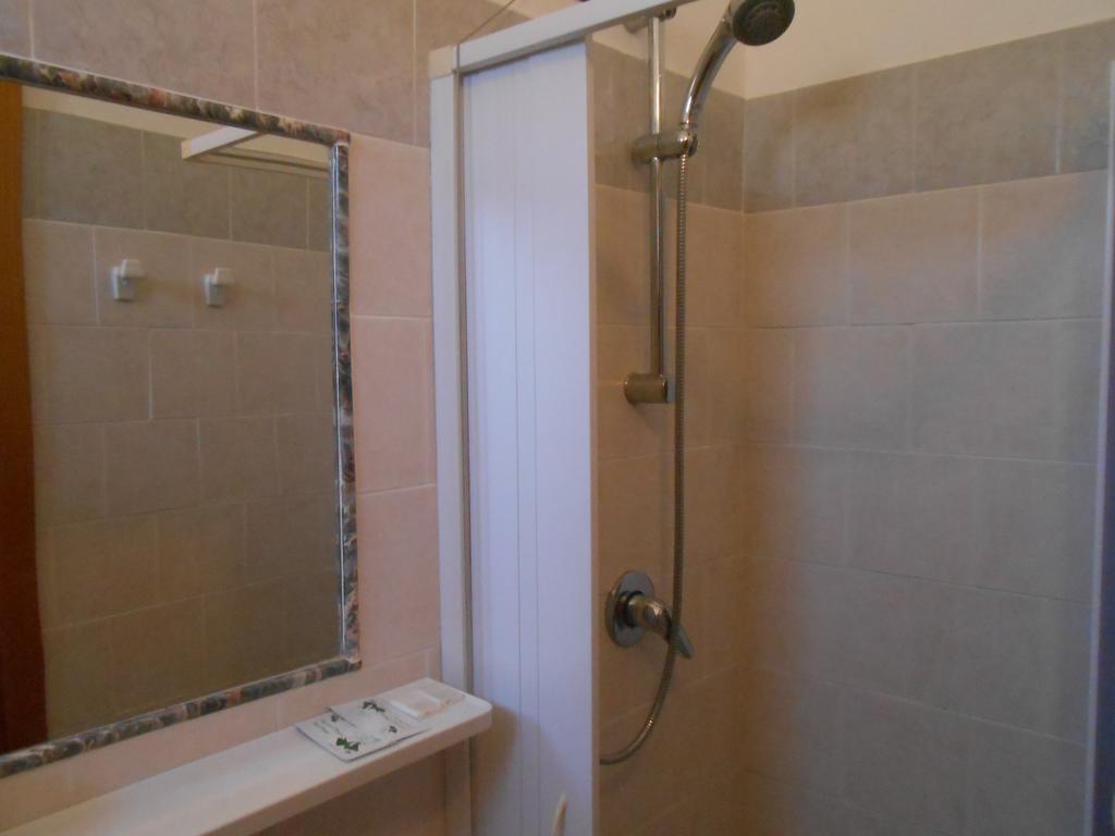 Albergo Il Terrazzino Вибо Валентия Марина Стая снимка