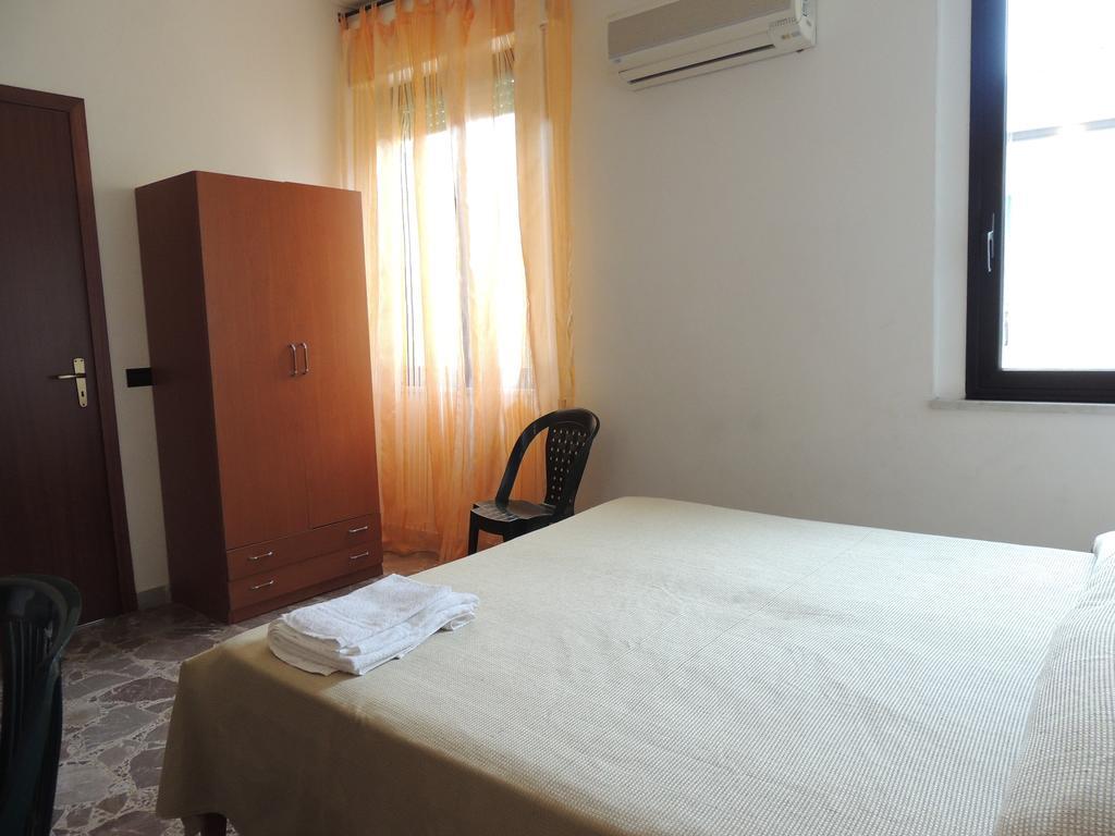 Albergo Il Terrazzino Вибо Валентия Марина Стая снимка